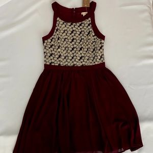 🔥NWT Francescas Red Embroidered Floral Halter Dress